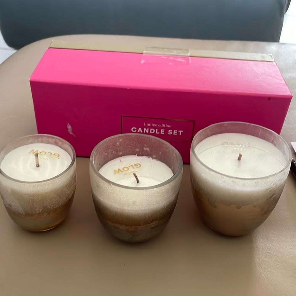3 candles different sizes.Vanilla scent.New without tags. Great accent to table.